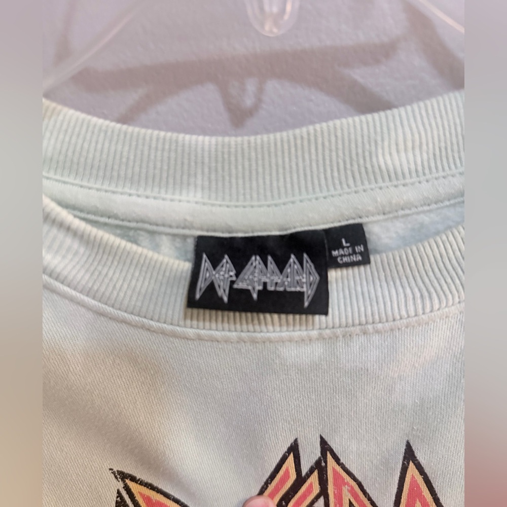 Def Leppard Graphic Sweatshirt - Light Green - Picture 2 of 4